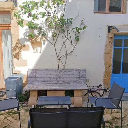 T2 Duplex "Chez Evelyne" Apartment Remoulins Exterior photo